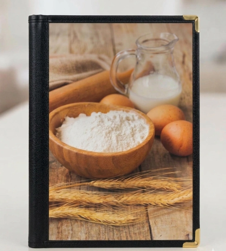 Porte menu en plastique transparent avec 4 poches, idéal pour afficher vos cartes de manière simple et efficace dans cafés, restaurants et bars