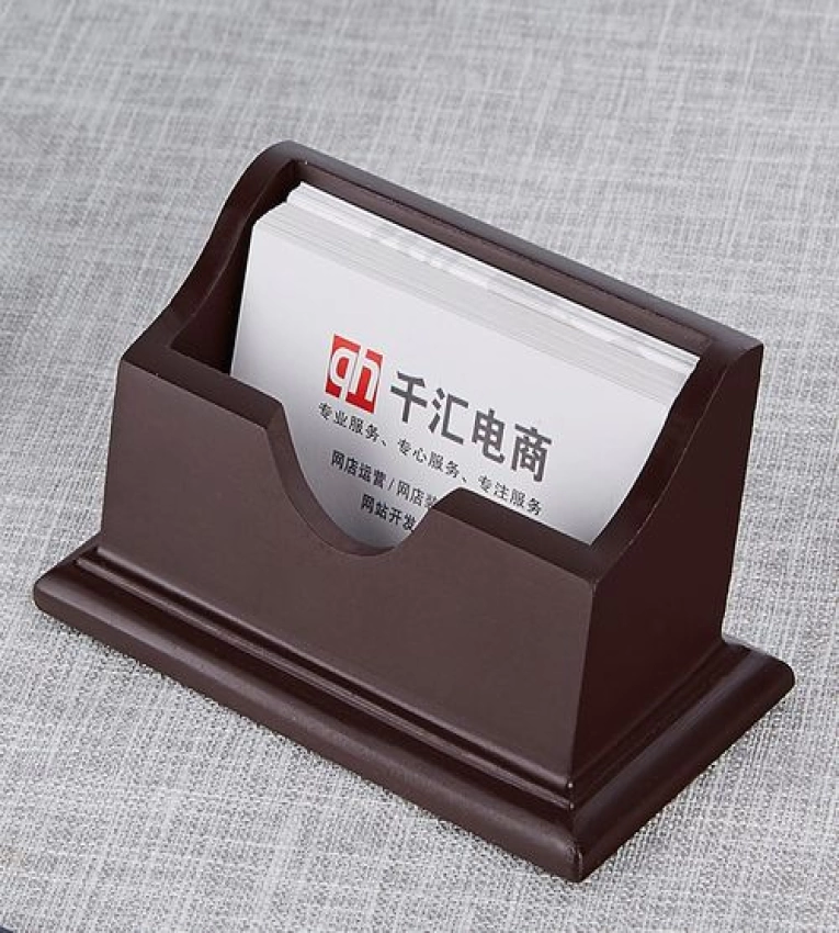 Porte-cartes de visite en bois pro : élégance au bureau. Organisez avec style. Impressionnez clients et collègues.