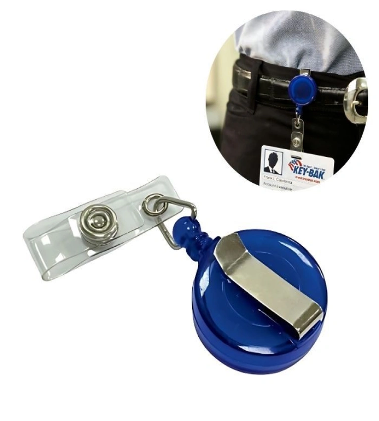 Support de badge rétractable , pratique et résistant, idéal pour cartes d'identité, badges professionnels et événements.